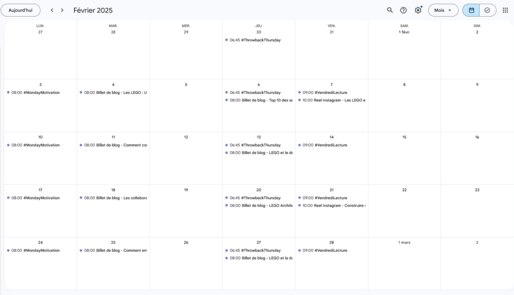 Calendrier éditorial dans Google Calendar avec des billets de blog et des publications sur les réseaux sociaux prévues tout au long du mois.